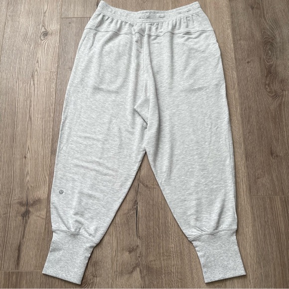 Lululemon Still Chill Jogger Heathered Core Ultra Light Grey Size 10 NEW - Picture 9 of 13